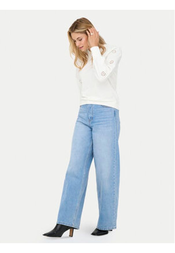 only - ONLY Bluza Femme 15315687 Biały Regular Fit. Kolor: biały. Materiał: syntetyk, bawełna