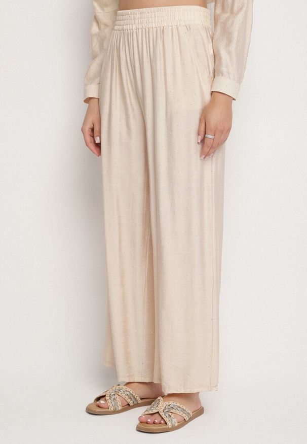 Born2be - Beżowy Komplet o Kroju Oversize Koszula i Spodnie Ulosarenia. Kolor: beżowy. Wzór: aplikacja