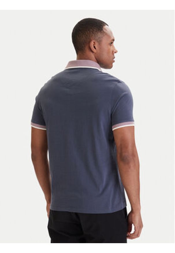 Barbour Polo Cornsay MML1281NY51 Granatowy Regular Fit. Typ kołnierza: polo. Kolor: niebieski. Materiał: bawełna