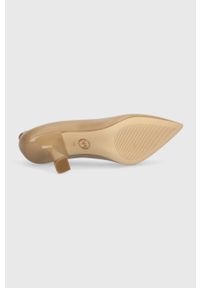 MICHAEL Michael Kors szpilki skórzane Clara kolor beżowy 40F3CLMP1L. Kolor: beżowy. Materiał: skóra. Obcas: na szpilce. Wysokość obcasa: średni #4
