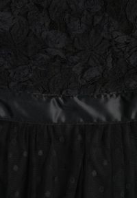 Born2be - Czarna Rozkloszowana Sukienka Midi z Ozdobnym Tiulem Celaina. Kolor: czarny. Materiał: tiul. Długość: midi #6