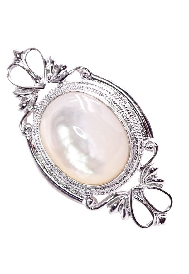 Braccatta - LUNA Srebrna broszka masa perłowa owal ażurowa. Materiał: srebrne. Kolor: biały, wielokolorowy, srebrny. Wzór: ażurowy. Kamień szlachetny: perła