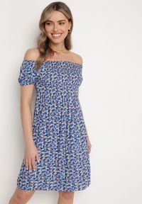 Born2be - Granatowa Wiskozowa Sukienka Hiszpanka z Gumkami w Pasie Valdina. Okazja: na co dzień. Typ kołnierza: dekolt hiszpanka. Kolor: niebieski. Materiał: wiskoza. Długość rękawa: krótki rękaw. Sezon: lato. Styl: casual, wakacyjny #5