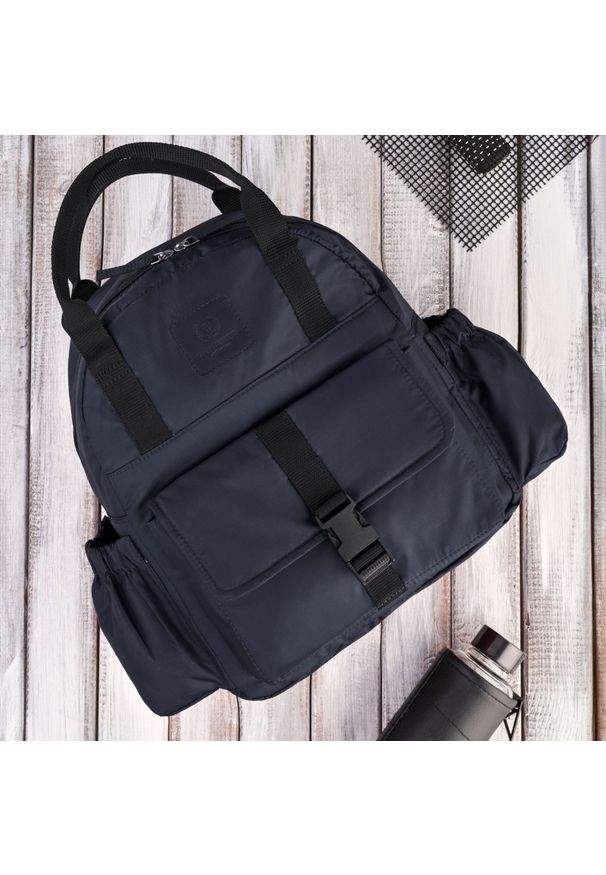 Plecak sportowy damski PAOLO PERUZZI T-84-DB granatowy. Kolor: niebieski. Materiał: materiał. Styl: sportowy