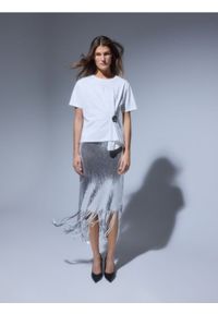 Reserved - Cekinowa spódnica z frędzlami - srebrny. Kolor: srebrny. Materiał: dzianina. Wzór: gładki #1