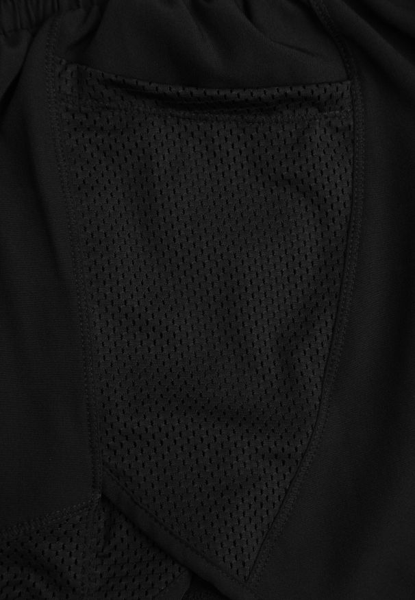 Born2be - Czarne Szorty Sportowe z Siateczkowymi Wstawkami i Podszewką Tamaris. Okazja: na co dzień, na spacer. Kolor: czarny. Styl: sportowy