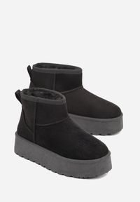 Born2be - Czarne Wsuwane Śniegowce z Imitacji Zamszu na Platformie Tusanala. Okazja: na co dzień. Zapięcie: bez zapięcia. Kolor: czarny. Materiał: zamsz. Sezon: zima. Styl: casual, elegancki #2