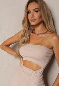 Renee - Beżowa Sukienka Dopasowana Bandeau z Bawełny z Ozdobnym Rozcięciem w Pasie Vikisaema. Kolor: beżowy. Materiał: bawełna. Styl: wizytowy #3