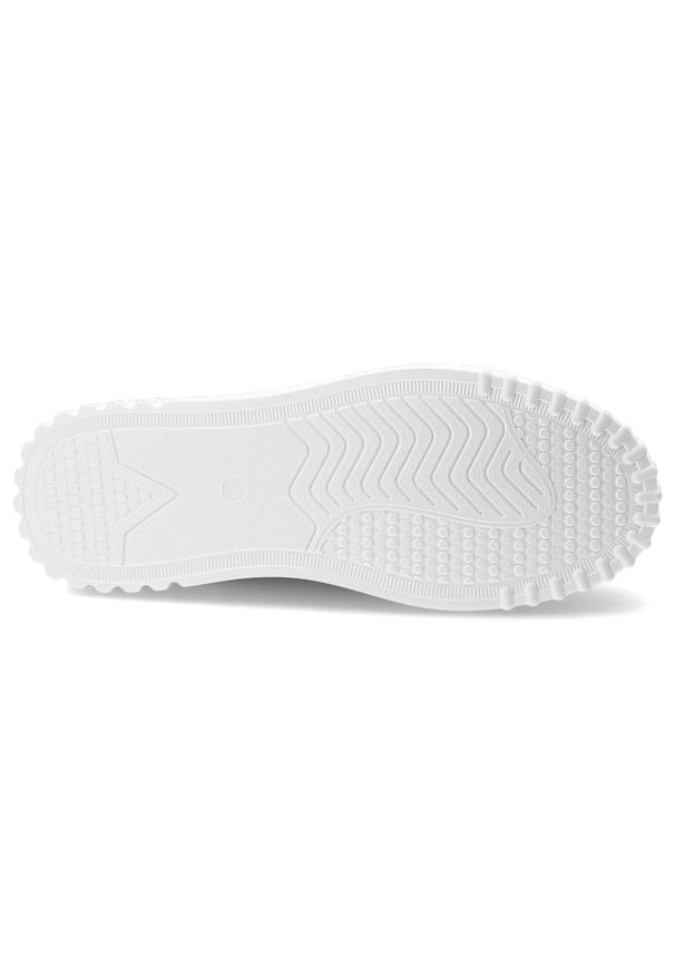 Półbuty damskie Vinceza, cholewka ze skóry naturalnej zamszowej wsuwany fason z ozdobnym elementem, szare, 93218. Okazja: do pracy, na co dzień. Kolor: szary. Materiał: skóra, zamsz. Szerokość cholewki: normalna. Wzór: aplikacja. Styl: elegancki, klasyczny, casual