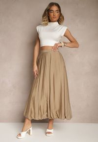 Renee - Beżowa Spódnica Bombka z Wiskozą o Rozkloszowanym Kroju z Zakładkami Redasira. Okazja: na co dzień. Kolor: beżowy. Materiał: wiskoza. Styl: casual, elegancki