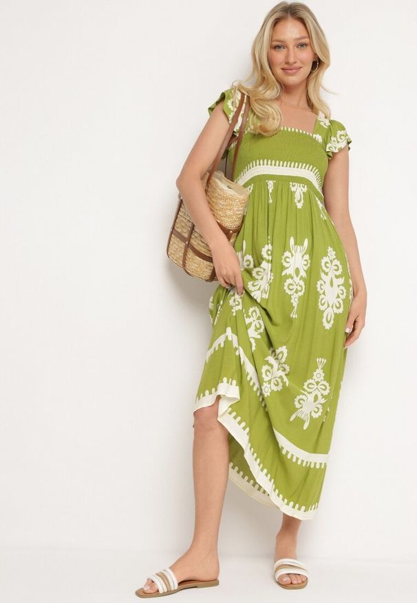 Born2be - Zielona Boho Sukienka z Wiskozy na Szerokich Ramiączkach z Gumkami w Pasie i Falbanką Cleria. Okazja: na co dzień. Kolor: zielony. Materiał: wiskoza. Długość rękawa: na ramiączkach. Styl: boho