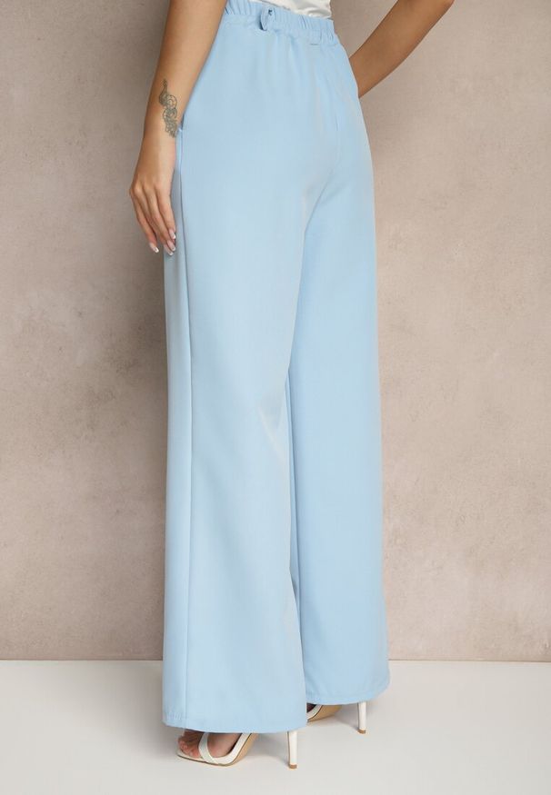 Renee - Niebieskie Spodnie Garniturowe High Waist Viviorea. Okazja: na spotkanie biznesowe. Stan: podwyższony. Kolor: niebieski. Styl: biznesowy, klasyczny
