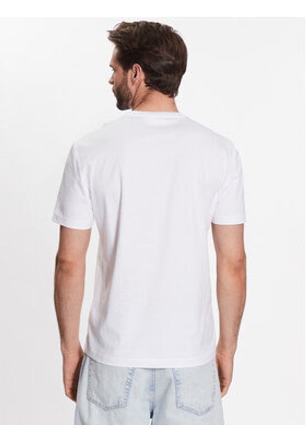 Calvin Klein T-Shirt Smooth K10K110589 Biały Regular Fit. Kolor: biały. Materiał: bawełna