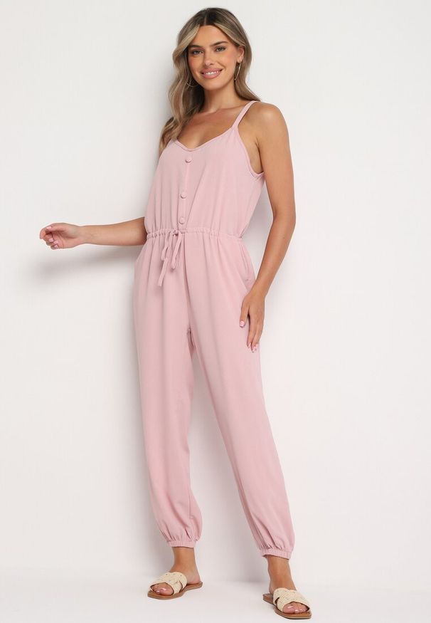 Born2be - Różowy Bawełniany Kombinezon na Regulowanych Ramiączkach ze Ściągaczem w Talii Beamla. Okazja: na co dzień. Kolor: różowy. Materiał: bawełna. Długość rękawa: na ramiączkach. Długość: długie. Styl: klasyczny, casual, elegancki