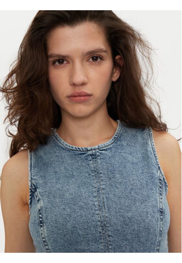 Gina Tricot Golf 22819 Niebieski Oversize. Typ kołnierza: golf. Kolor: niebieski. Materiał: syntetyk