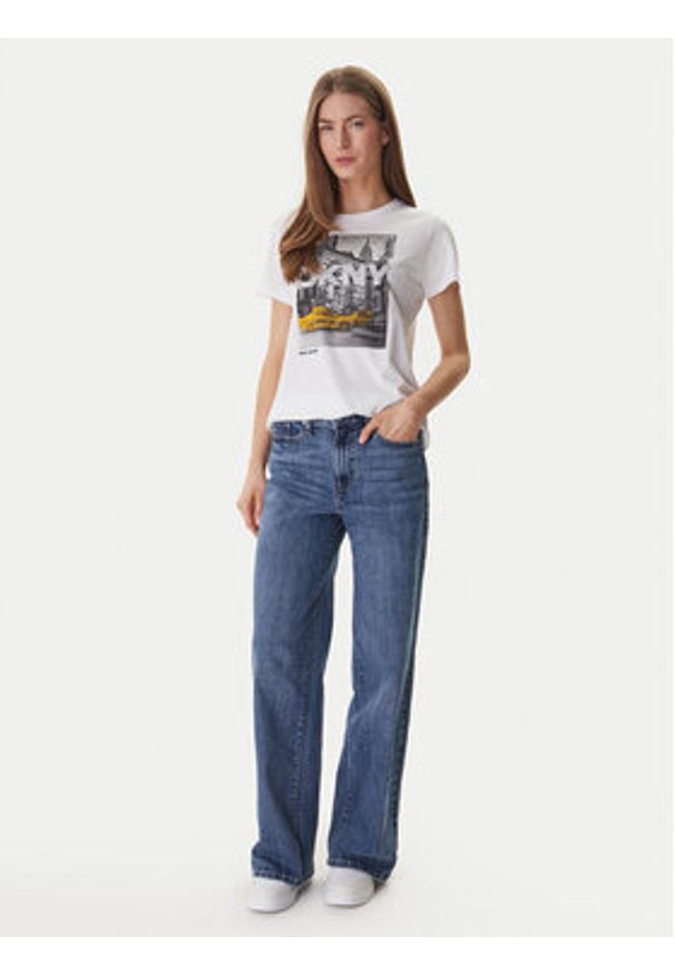 DKNY T-Shirt DJ6T1748 Biały Regular Fit. Kolor: biały. Materiał: bawełna