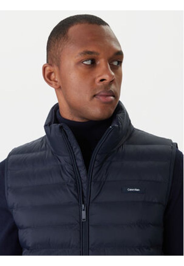 Calvin Klein Kamizelka LV04LC509G Granatowy Regular Fit. Kolor: niebieski. Materiał: syntetyk