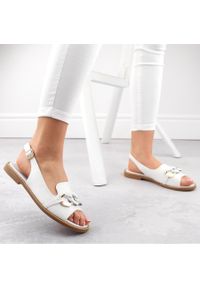 Sandały damskie z łańcuszkiem białe Filippo DS6232. Kolor: biały #4