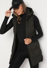 Born2be - Ciemnozielona Pikowana Kamizelka z Odpinanym Kapturem Mavalie. Kolor: zielony. Materiał: jeans. Wzór: aplikacja. Styl: elegancki #7