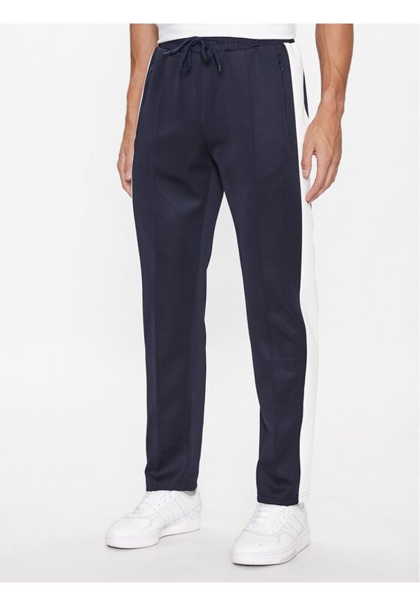 Redefined Rebel Spodnie dresowe Luka 226113 Granatowy Regular Fit. Kolor: niebieski. Materiał: syntetyk, dresówka