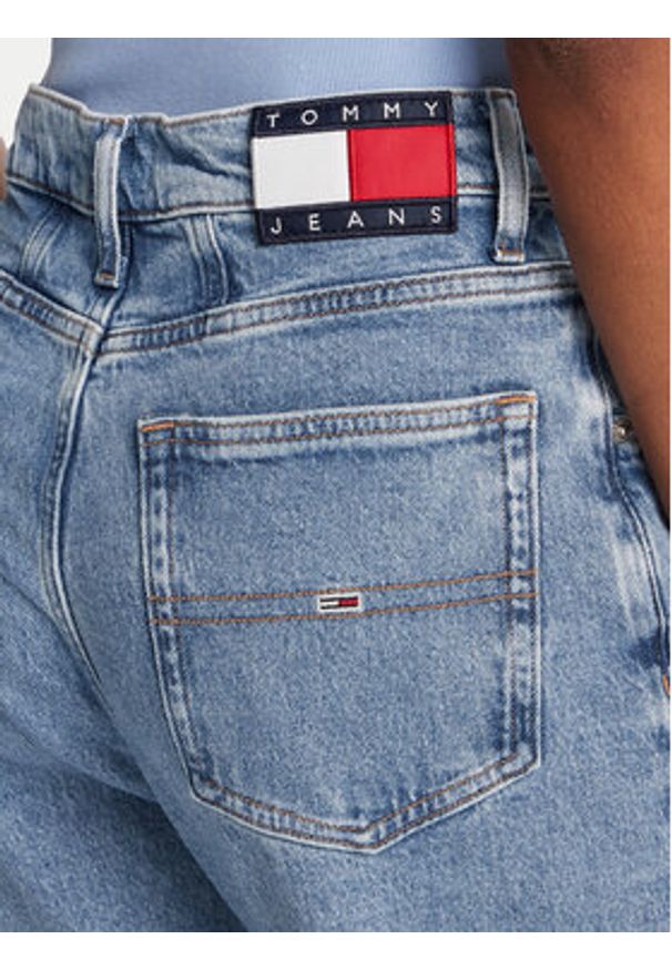 Tommy Jeans Jeansy DW0DW21392 Niebieski Mom Fit. Kolor: niebieski