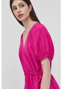 Silvian Heach sukienka kolor różowy mini rozkloszowana. Kolor: różowy. Materiał: tkanina. Długość rękawa: krótki rękaw. Typ sukienki: rozkloszowane. Długość: mini #3