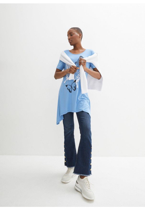bonprix - Długa koszulka z dłuższymi bokami i nadrukiem w motyle. Kolor: niebieski. Długość: długie. Wzór: nadruk