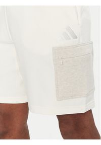 Adidas - adidas Szorty sportowe ALL SZN French Terry Colorblock JN9483 Biały Regular Fit. Kolor: biały. Materiał: bawełna. Styl: sportowy #3