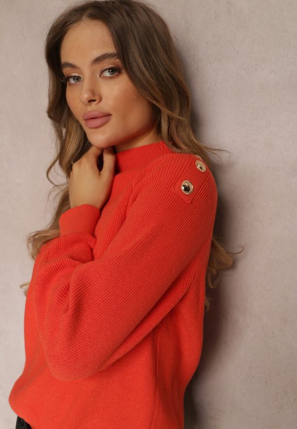 Renee - Pomarańczowy Sweter Dzianinowy z Długim Rękawem i Guzikami Kithi. Kolor: pomarańczowy. Materiał: dzianina. Długość rękawa: długi rękaw. Długość: długie