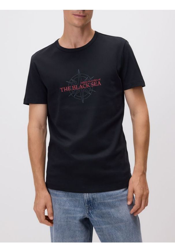 Reserved - T-shirt slim fit z nadrukiem - czarny. Kolor: czarny. Materiał: bawełna. Wzór: nadruk