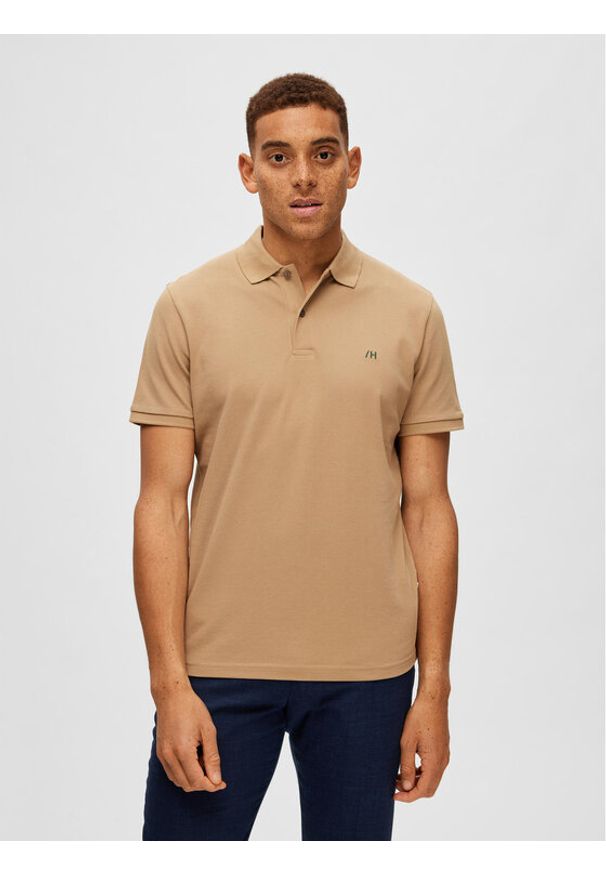Selected Homme Polo 16087839 Beżowy Regular Fit. Typ kołnierza: polo. Kolor: beżowy