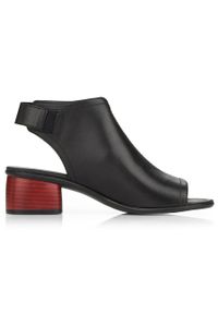 Skórzane komfortowe sandały damskie na obcasie na rzep Remonte R8770-01 czarne. Zapięcie: rzepy. Kolor: czarny. Materiał: skóra. Obcas: na obcasie. Wysokość obcasa: średni #9
