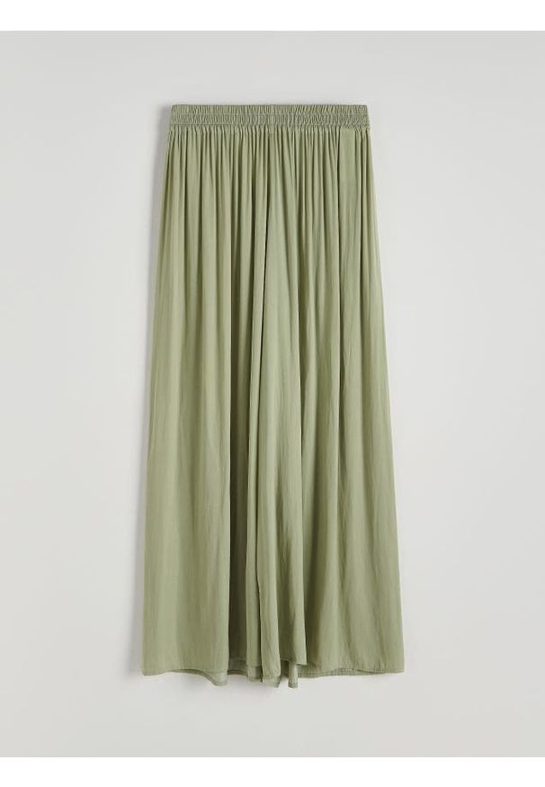 Reserved - Spodnie palazzo - jasnozielony. Kolor: zielony. Materiał: tkanina. Wzór: gładki