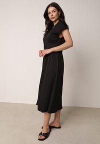 Born2be - Czarna Sukienka Koszulowa z Modelującym Przeszyciem ze Sprzączkami w Talii Puresa. Okazja: do pracy, na co dzień, na spotkanie biznesowe. Kolor: czarny. Typ sukienki: koszulowe. Styl: biznesowy, casual #2