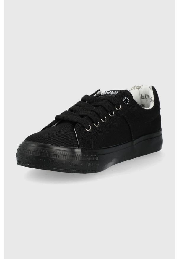 Lee Cooper tenisówki damskie kolor czarny. Nosek buta: okrągły. Zapięcie: sznurówki. Kolor: czarny. Materiał: guma