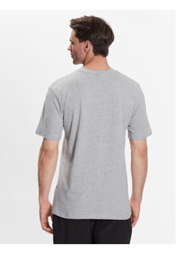 Ellesse T-Shirt Ollio SHP16463 Szary Regular Fit. Kolor: szary. Materiał: bawełna