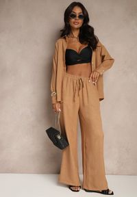 Renee - Ciemnobeżowy Komplet z Bawełny Koszula i Spodnie Wide Leg Amaddie. Kolor: beżowy. Materiał: bawełna