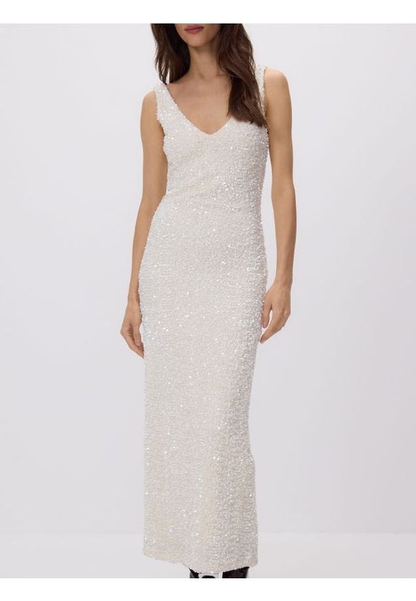 Reserved - Sukienka z cekinami - kremowy. Kolor: kremowy. Materiał: dzianina