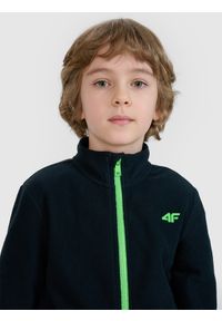 4f - 4F Polar regular ze stójką chłopięcy - czarny 128 (7-8 lat). Typ kołnierza: kołnierzyk stójkowy. Kolor: czarny. Materiał: polar. Wzór: gładki. Sezon: lato. Sport: turystyka piesza, wspinaczka, snowboard, narciarstwo #2