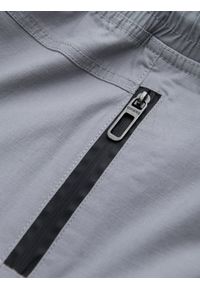 Ombre Clothing - Spodnie męskie JOGGERY z odstającymi i zapinanymi kieszeniami cargo - jasnoszare V8 - Rozmiar: M. Kolor: szary. Materiał: guma, tkanina, elastan, bawełna. Wzór: nadruk #6