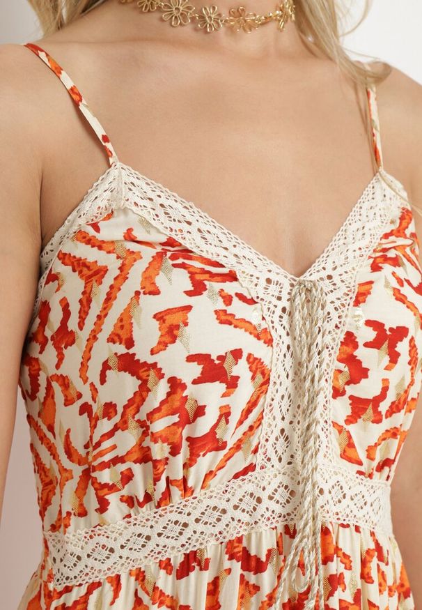 Born2be - Pomarańczowa Bawełniana Sukienka na Cienkich Ramiączkach Zdobiona Haftem z Gumką w Pasie Vikalia. Okazja: na randkę, na co dzień. Kolor: pomarańczowy. Materiał: bawełna. Długość rękawa: na ramiączkach. Wzór: haft, aplikacja. Sezon: lato. Typ sukienki: proste. Styl: klasyczny, casual, elegancki