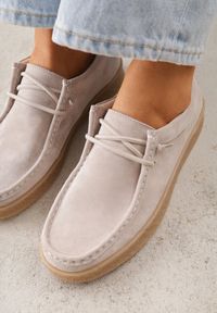 Renee - Beżowe Półbuty z Zamszu Naturalnego ze Skórzaną Wkładką i Przeszyciami Oaraneva. Kolor: beżowy. Materiał: zamsz, skóra. Styl: elegancki #5