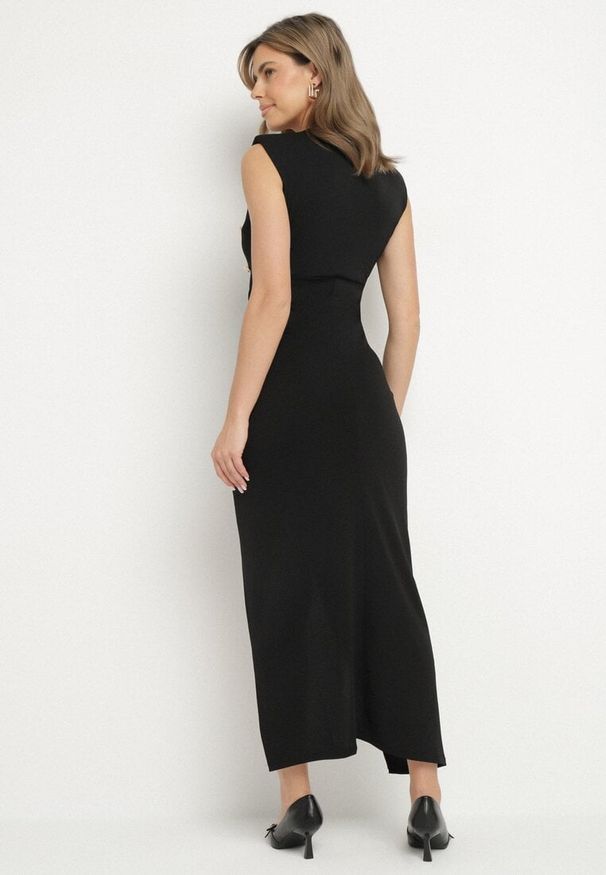 Born2be - Czarna Sukienka Koktajlowa z Kopertowym Dekoltem Marszczeniem i Guzikami Tdivane. Kolor: czarny. Typ sukienki: kopertowe. Styl: wizytowy