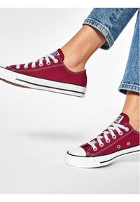 Converse Trampki Chuck Taylor All Star Ox M9691C Bordowy. Kolor: czerwony. Materiał: materiał #1