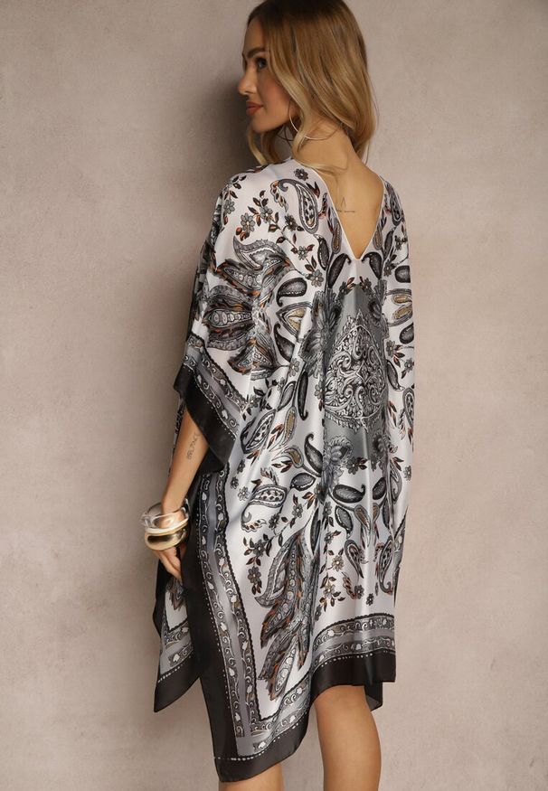 Renee - Czarne Ponczo Narzutka z Wiskozy i Jedwabiu w Stylu Boho Acera. Kolor: czarny. Materiał: jedwab, wiskoza. Sezon: lato. Styl: boho