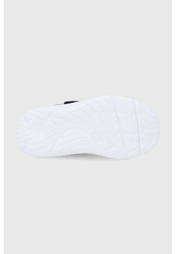 Under Armour Buty dziecięce GPS Pursuit 2 kolor czarny. Nosek buta: okrągły. Zapięcie: rzepy. Kolor: czarny. Szerokość cholewki: normalna