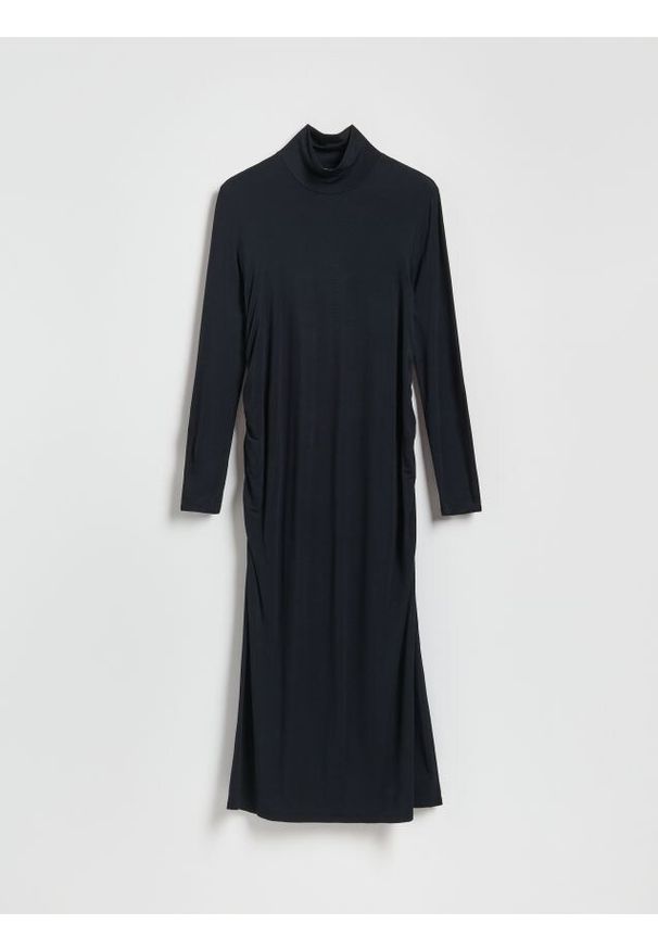 Reserved - Sukienka z modalem - czarny. Kolor: czarny. Materiał: dzianina