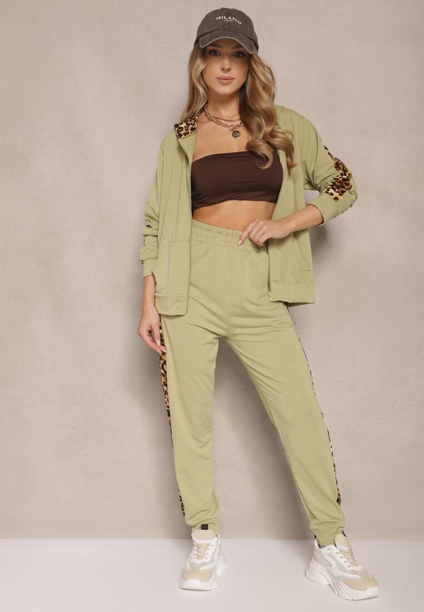 Renee - Zielony Komplet Dresowy z Bluzą i Spodniami Zdobionymi Panterką Tirhiris. Kolor: zielony. Materiał: dresówka. Wzór: aplikacja, motyw zwierzęcy. Sport: turystyka piesza