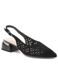 Czółenka damskie S.Barski, cholewka ze skóry naturalnej spiczasty nosek i geometryczny obcas, czarne, CR61-3004. Kolor: czarny. Materiał: skóra. Szerokość cholewki: normalna. Wzór: geometria. Obcas: na obcasie. Wysokość obcasa: średni #1