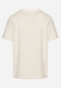Born2be - Jasnobeżowy T-shirt o Klasycznym Kroju z Ozdobnym Haftem Galerrena. Okazja: na co dzień, na spotkanie biznesowe, do pracy. Kolor: beżowy. Materiał: jeans. Wzór: haft. Styl: klasyczny #7